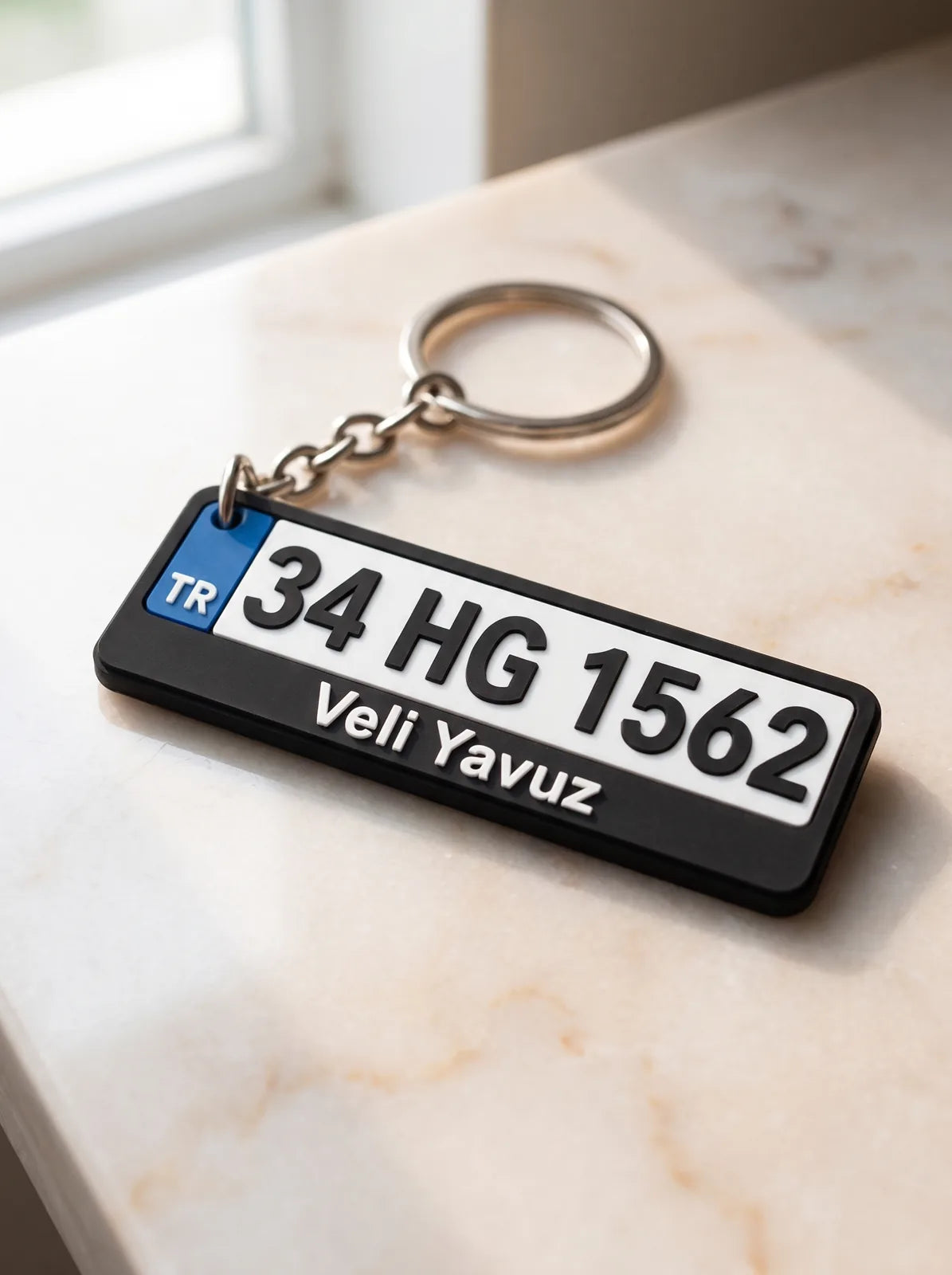 Kişiye özel plakalı anahtarlık